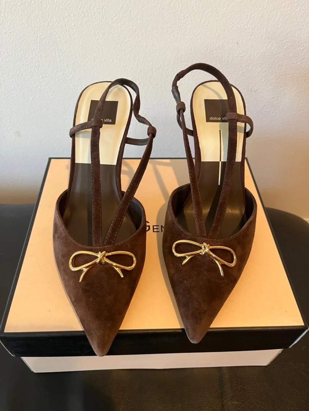 NWT Dolce Vita Brown Suede Pointed Slingback Heels with Gold Bow Accent - Picture 2 of 5